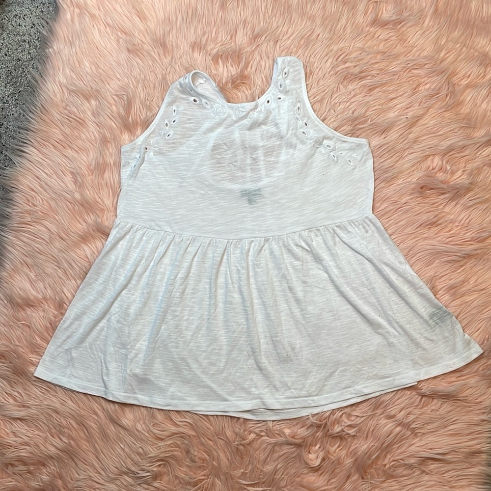 Torrid Babydoll Feather Soft Slub Crew Neck‎ Embroidered Tie Back Top Size 00